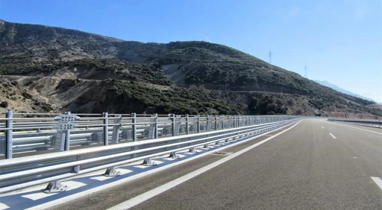 Σε λίγες μέρες δίνεται στην κυκλοφορία τμήμα νέου σημαντικού οδικού άξονα (βίντεο)